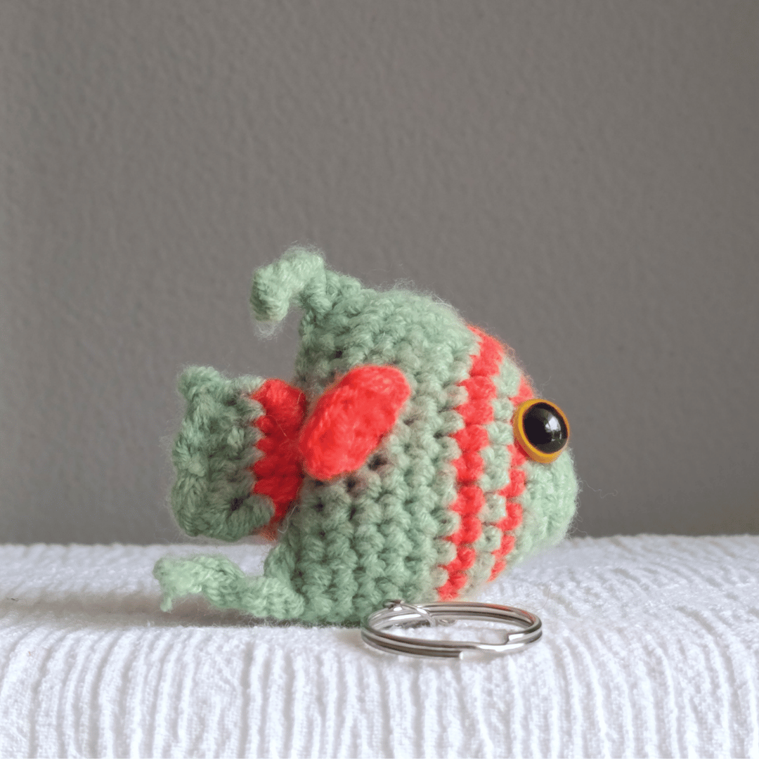 Llavero de pececito ángel en crochet