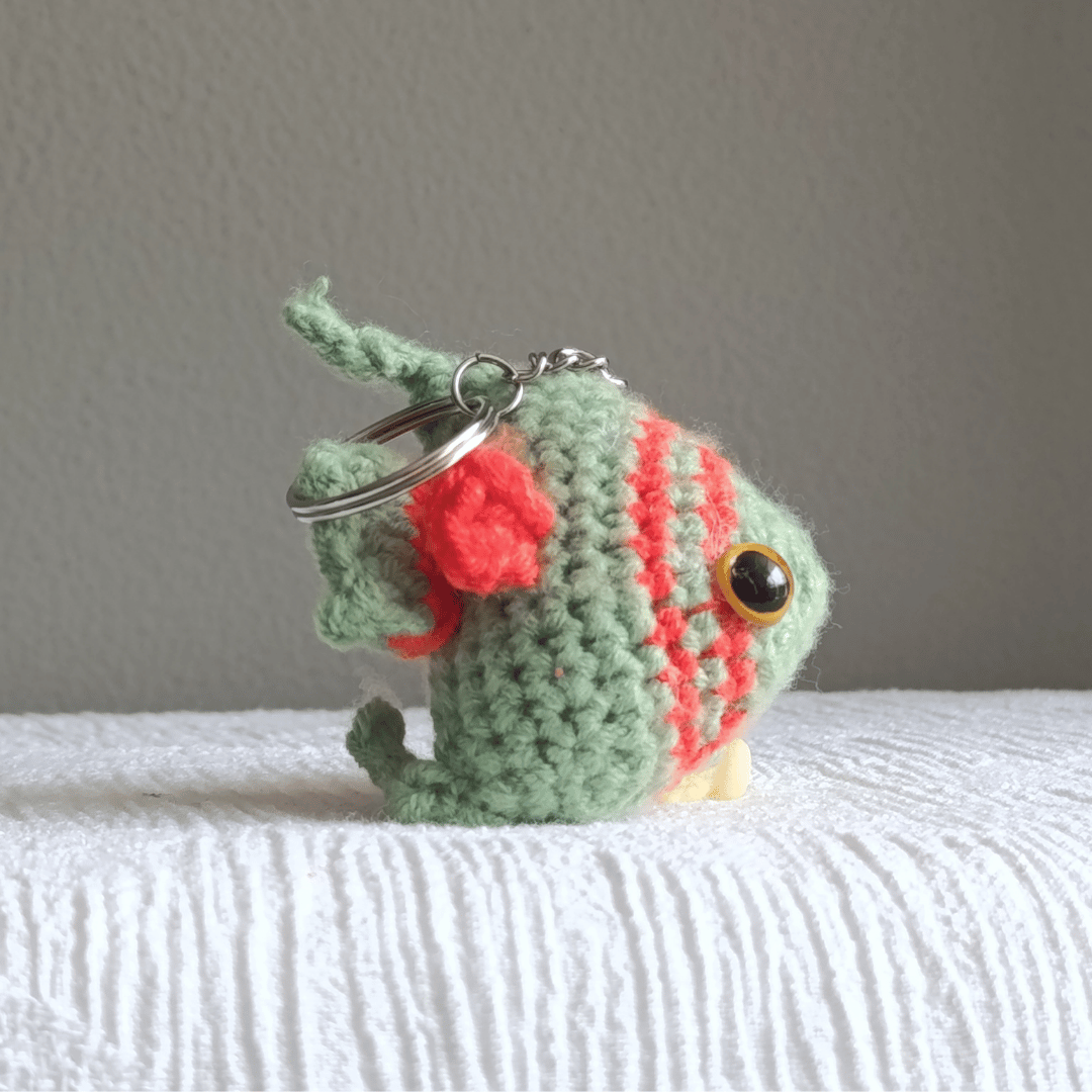 Llavero de pececito ángel en crochet